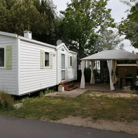 Mobilhome Climatise Ile D'oleron 150m De La Plage, Piscines Kamp alanı