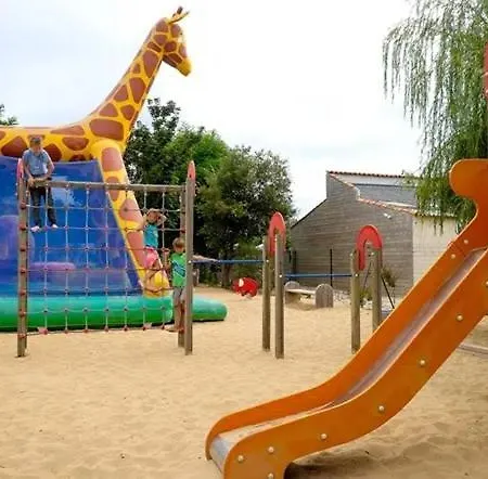 Mobilhome Climatise Ile D'oleron 150m De La Plage, Piscines Kemp *